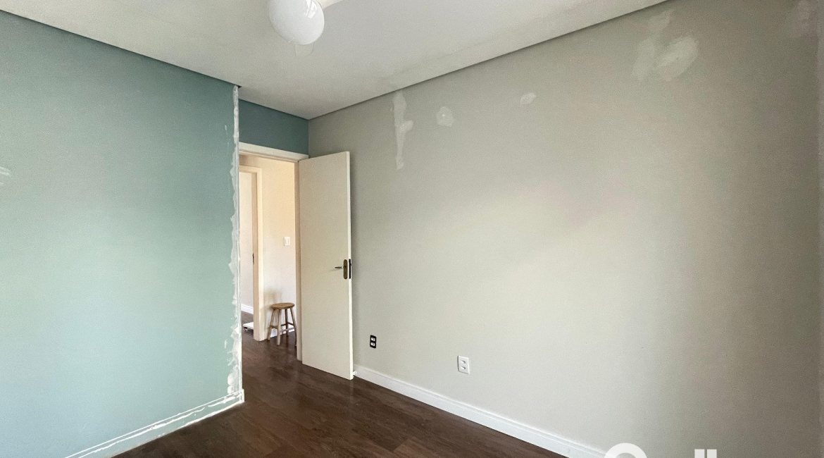 Casa à venda com 85m², 2 dormitórios, 2 vagas, no bairro Hípica em Porto Alegre