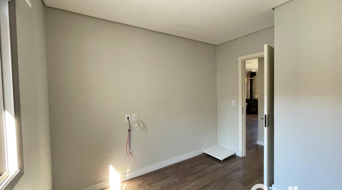 Casa à venda com 85m², 2 dormitórios, 2 vagas, no bairro Hípica em Porto Alegre