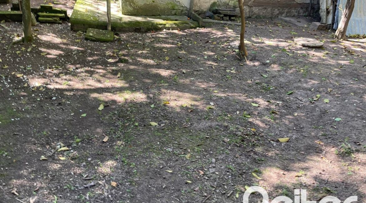 Casa à venda com 150m², 3 dormitórios, 2 vagas, no bairro Cristal em Porto Alegre