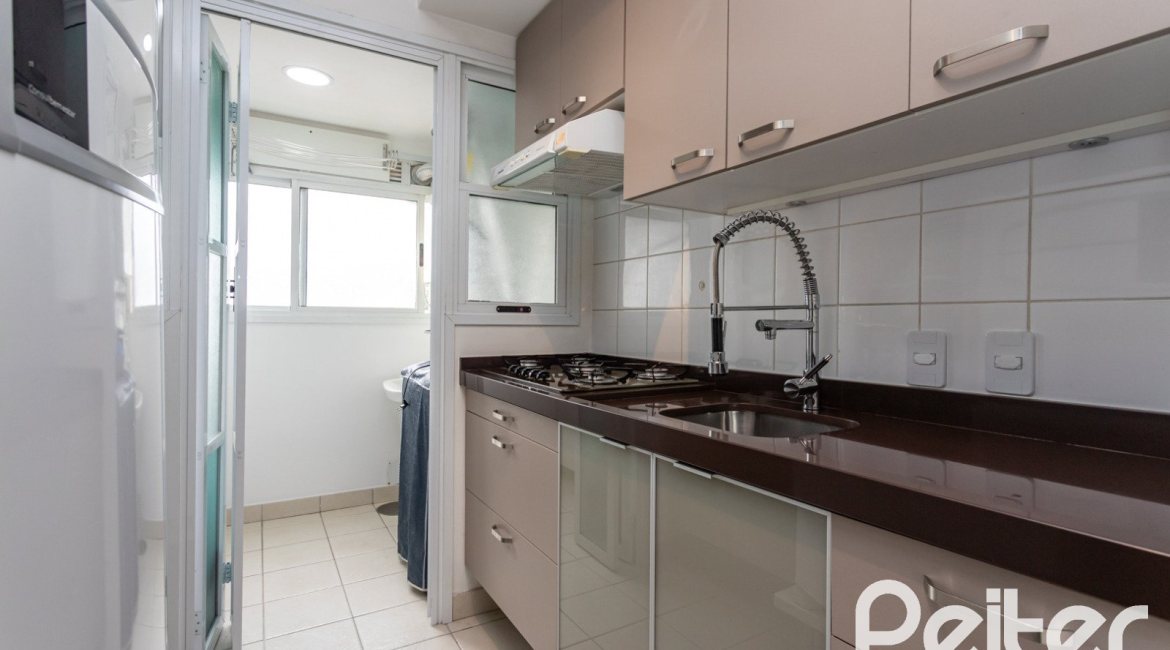Apartamento à venda com 86m², 3 dormitórios, 1 suíte, 2 vagas, no bairro Tristeza em PORTO ALEGRE