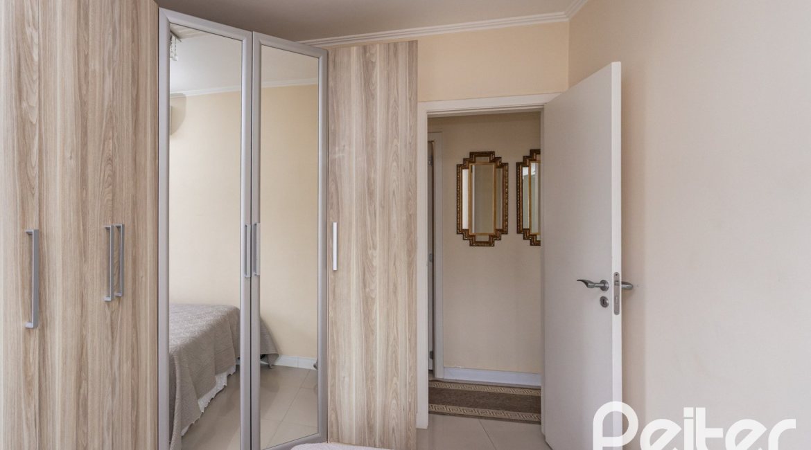 Apartamento à venda com 86m², 3 dormitórios, 1 suíte, 2 vagas, no bairro Tristeza em PORTO ALEGRE