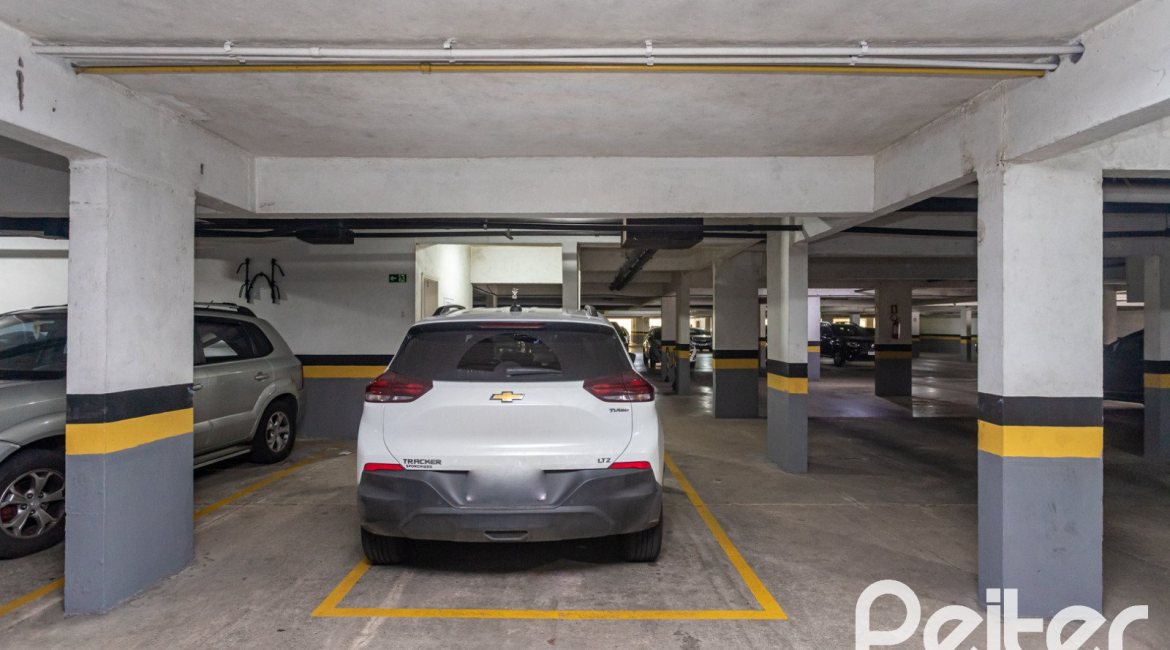 Apartamento à venda com 86m², 3 dormitórios, 1 suíte, 2 vagas, no bairro Tristeza em PORTO ALEGRE