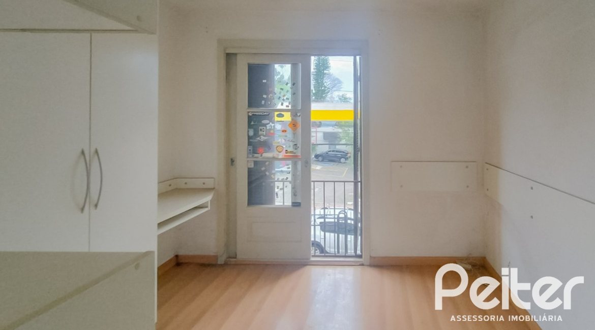 Apartamento à venda com 79m², 2 dormitórios, no bairro Menino Deus em Porto Alegre