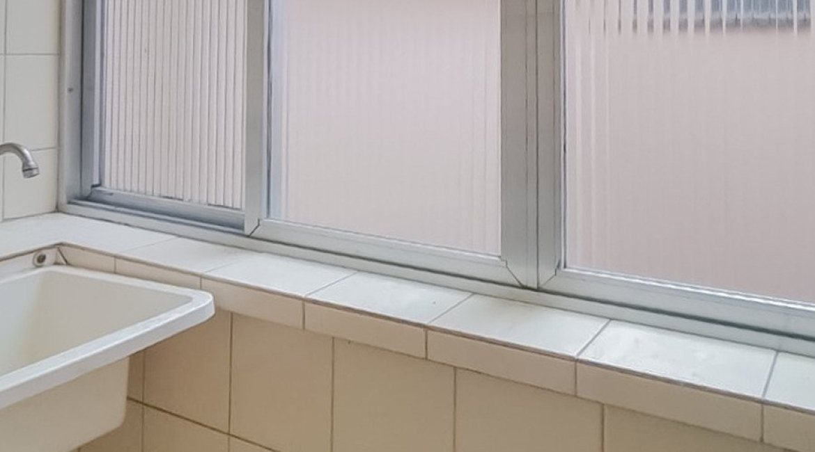 Apartamento à venda com 79m², 2 dormitórios, no bairro Menino Deus em Porto Alegre