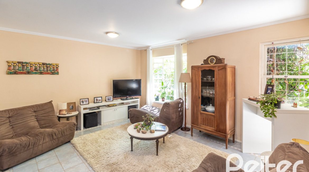 Casa em Condomínio à venda com 133m², 3 dormitórios, 1 suíte, 2 vagas, no bairro Tristeza em Porto Alegre