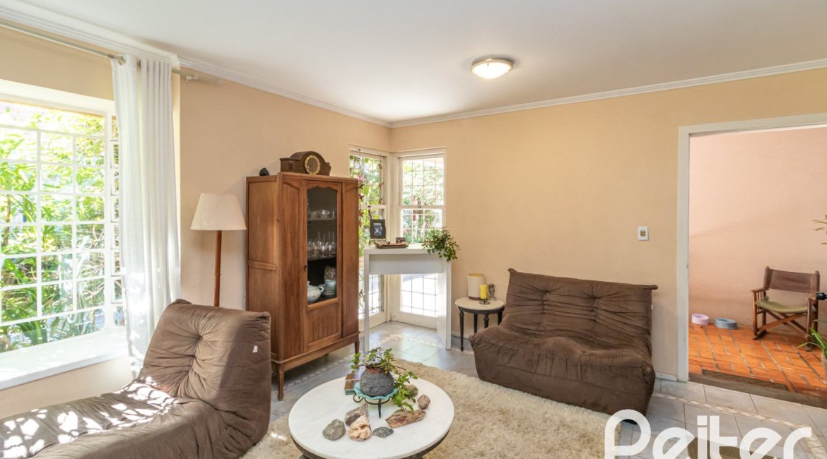 Casa em Condomínio à venda com 133m², 3 dormitórios, 1 suíte, 2 vagas, no bairro Tristeza em Porto Alegre