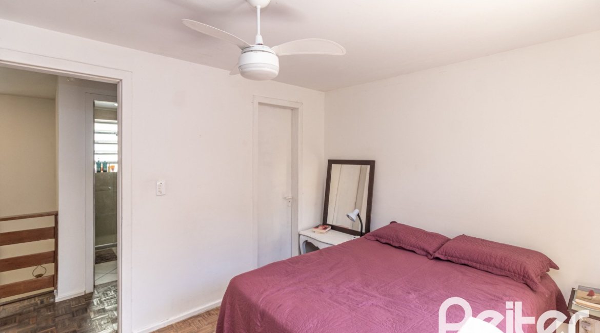 Casa em Condomínio à venda com 133m², 3 dormitórios, 1 suíte, 2 vagas, no bairro Tristeza em Porto Alegre