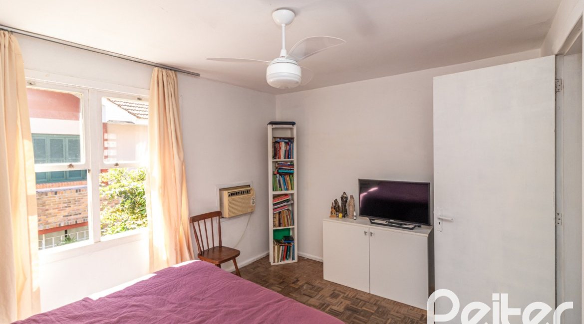 Casa em Condomínio à venda com 133m², 3 dormitórios, 1 suíte, 2 vagas, no bairro Tristeza em Porto Alegre