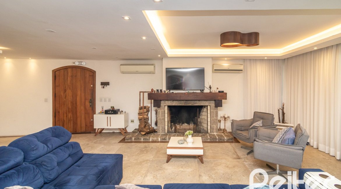 Casa à venda com 356m², 3 dormitórios, 2 suítes, 3 vagas, no bairro Ipanema em Porto Alegre