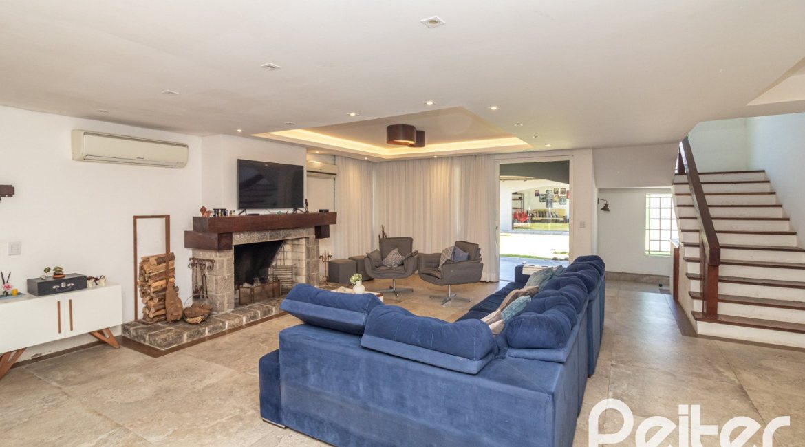 Casa à venda com 356m², 3 dormitórios, 2 suítes, 3 vagas, no bairro Ipanema em Porto Alegre