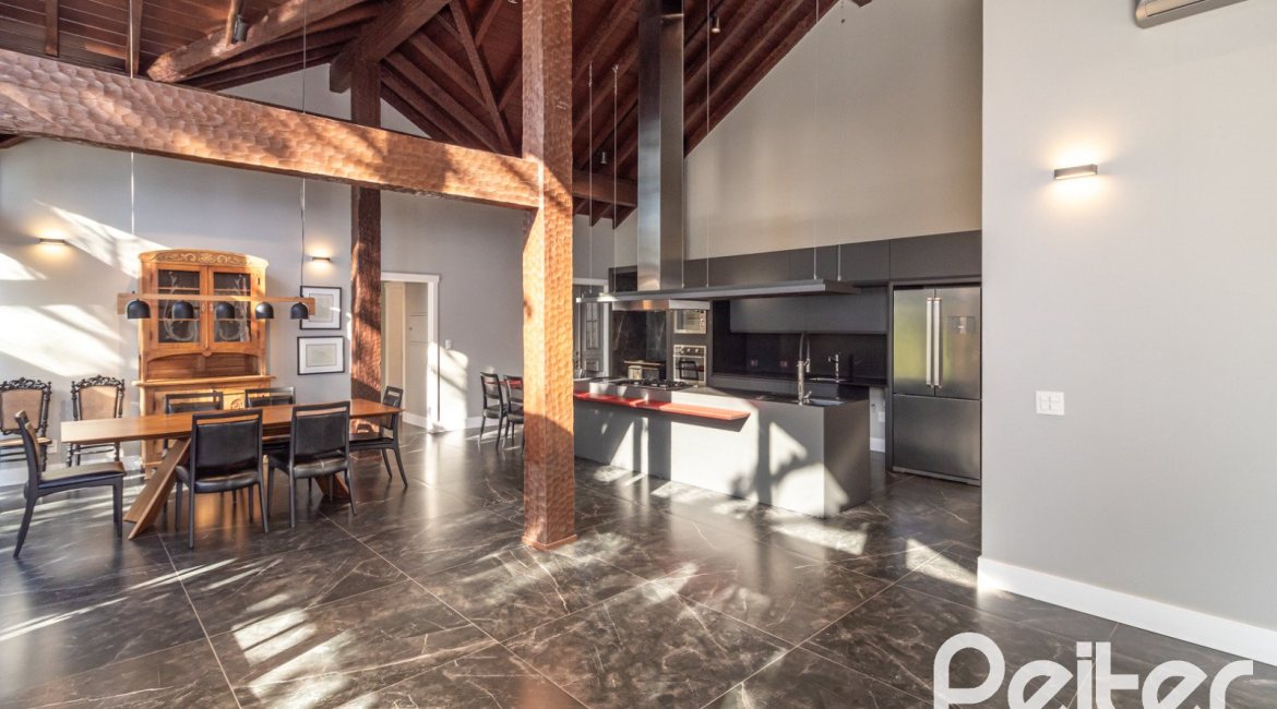 Casa em Condomínio à venda com 196m², 3 dormitórios, 1 suíte, 4 vagas, no bairro Terra Ville em PORTO ALEGRE