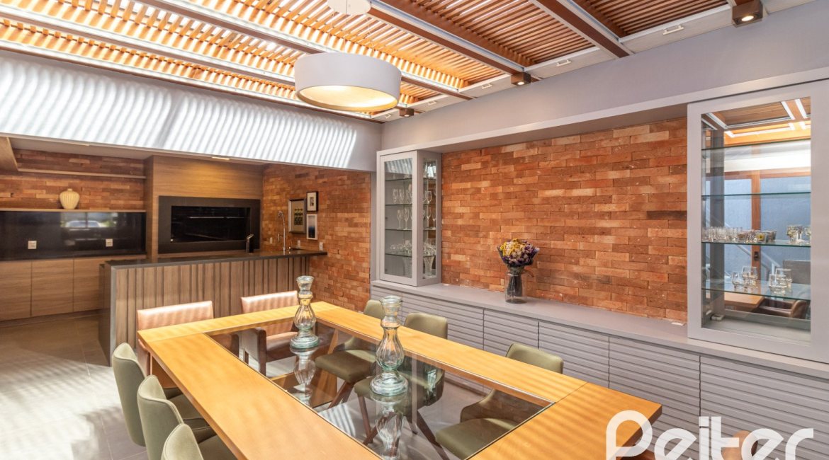 Casa em Condomínio à venda com 159m², 3 dormitórios, 1 suíte, 2 vagas, no bairro Tristeza em PORTO ALEGRE