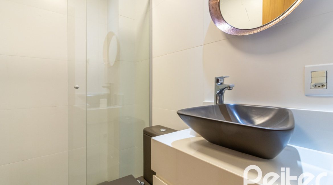 Casa em Condomínio à venda com 159m², 3 dormitórios, 1 suíte, 2 vagas, no bairro Tristeza em PORTO ALEGRE