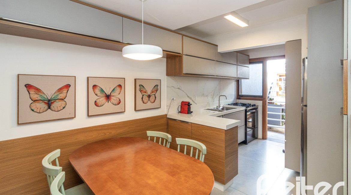 Casa em Condomínio à venda com 159m², 3 dormitórios, 1 suíte, 2 vagas, no bairro Tristeza em PORTO ALEGRE