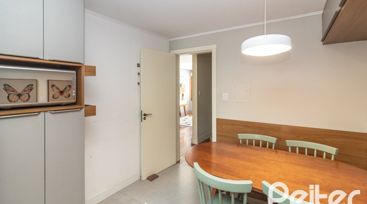 Casa em Condomínio à venda com 159m², 3 dormitórios, 1 suíte, 2 vagas, no bairro Tristeza em PORTO ALEGRE