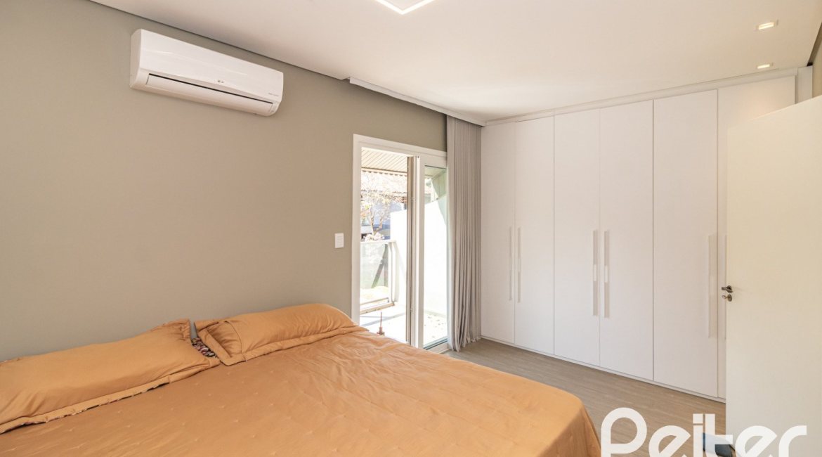 Casa em Condomínio à venda com 159m², 3 dormitórios, 1 suíte, 2 vagas, no bairro Tristeza em PORTO ALEGRE