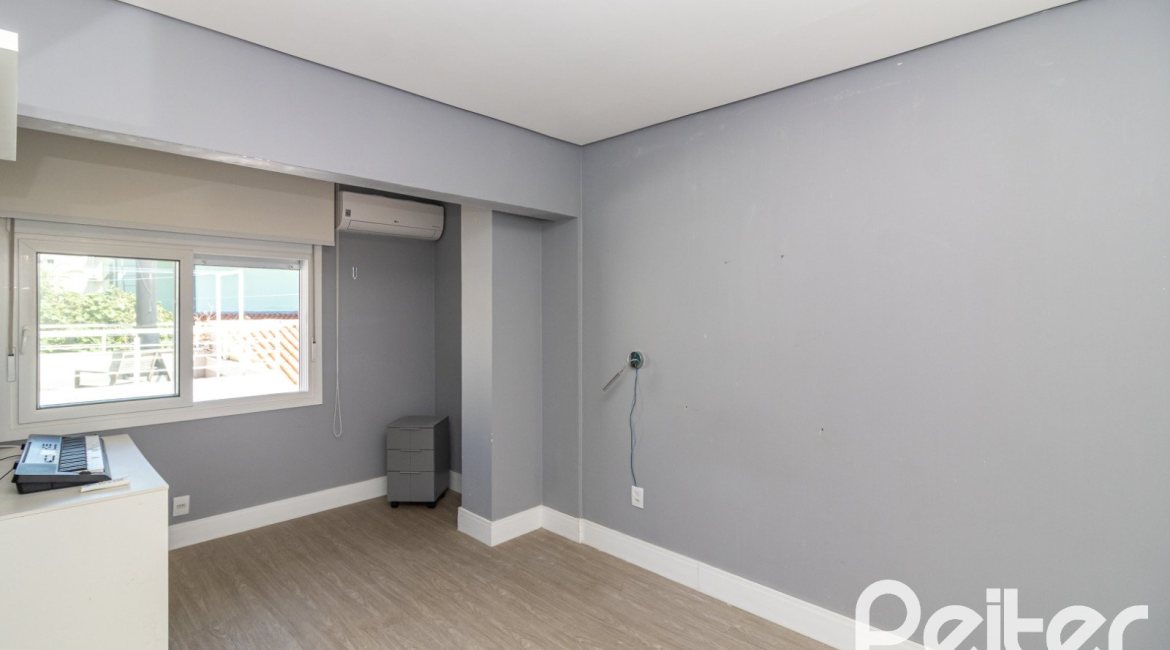 Casa em Condomínio à venda com 159m², 3 dormitórios, 1 suíte, 2 vagas, no bairro Tristeza em PORTO ALEGRE