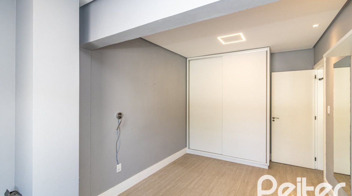 Casa em Condomínio à venda com 159m², 3 dormitórios, 1 suíte, 2 vagas, no bairro Tristeza em PORTO ALEGRE