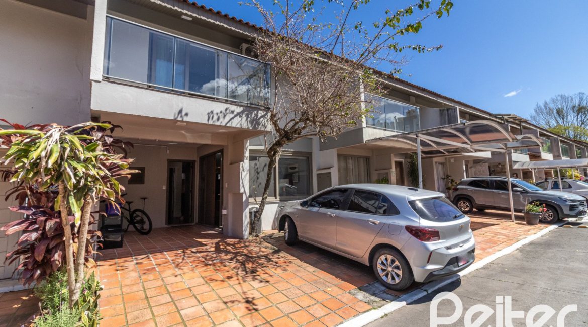Casa em Condomínio à venda com 159m², 3 dormitórios, 1 suíte, 2 vagas, no bairro Tristeza em PORTO ALEGRE