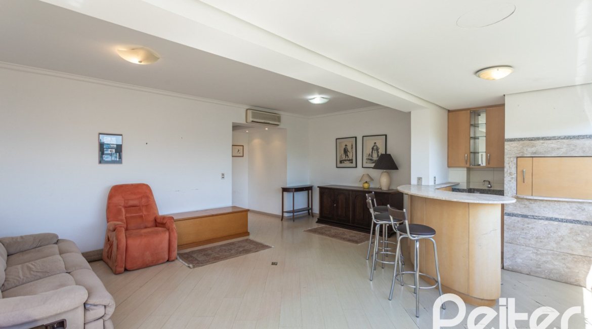 Apartamento à venda com 106m², 3 dormitórios, 1 suíte, 2 vagas, no bairro Menino Deus em Porto Alegre