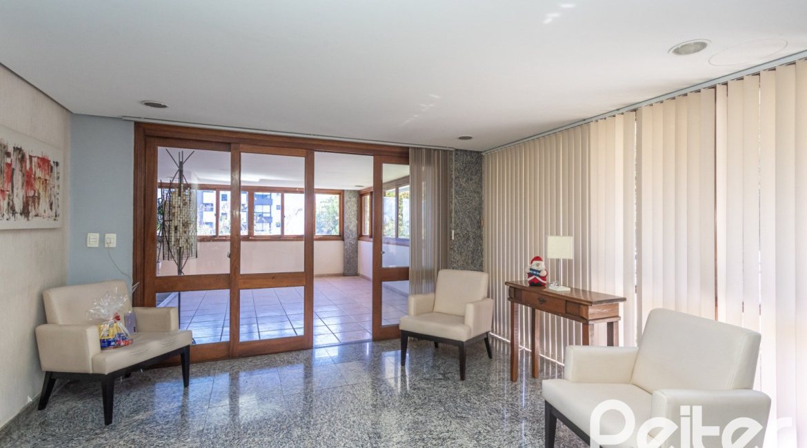 Apartamento à venda com 106m², 3 dormitórios, 1 suíte, 2 vagas, no bairro Menino Deus em Porto Alegre