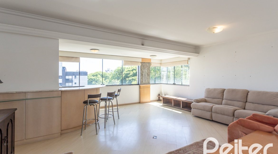 Apartamento à venda com 106m², 3 dormitórios, 1 suíte, 2 vagas, no bairro Menino Deus em Porto Alegre