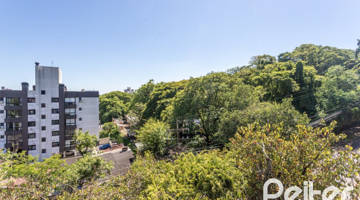 Apartamento à venda com 106m², 3 dormitórios, 1 suíte, 2 vagas, no bairro Menino Deus em Porto Alegre