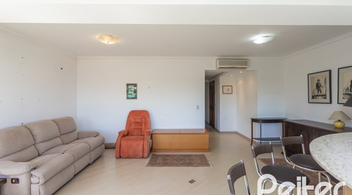 Apartamento à venda com 106m², 3 dormitórios, 1 suíte, 2 vagas, no bairro Menino Deus em Porto Alegre