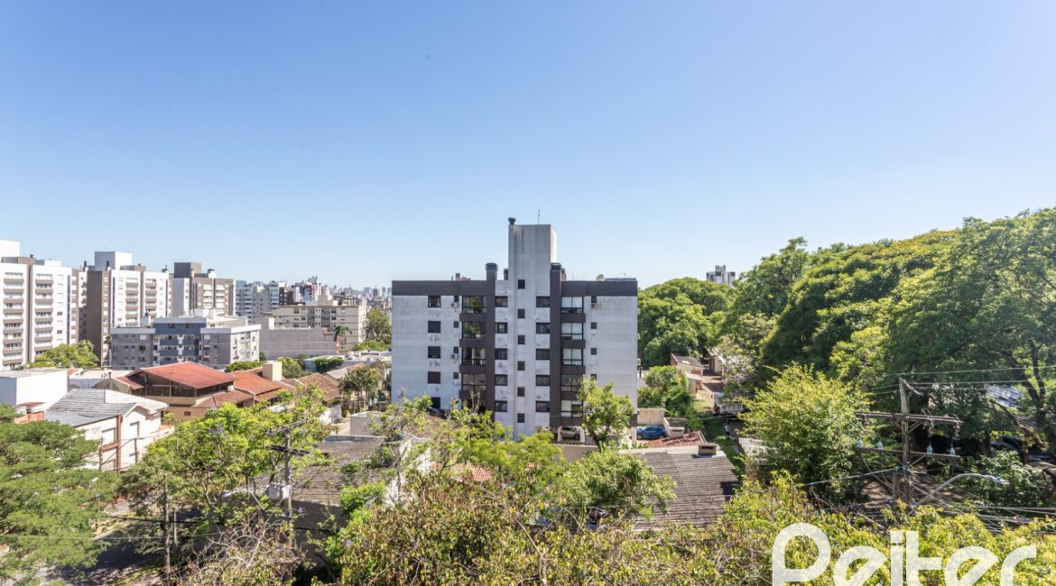 Apartamento à venda com 106m², 3 dormitórios, 1 suíte, 2 vagas, no bairro Menino Deus em Porto Alegre