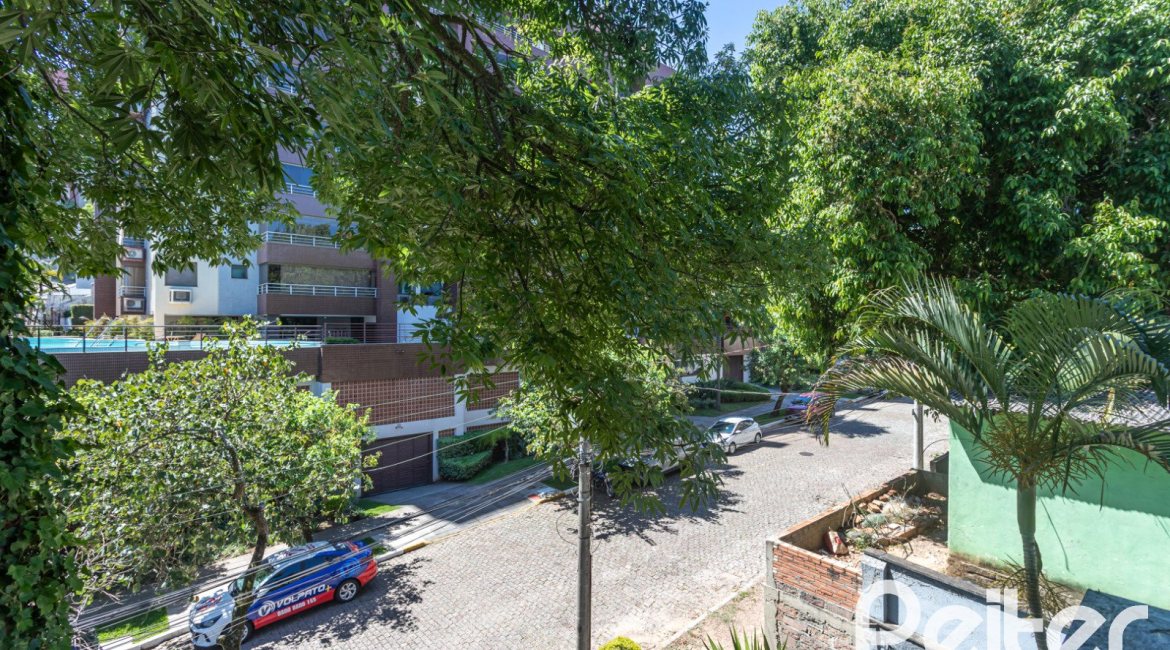 Apartamento à venda com 106m², 3 dormitórios, 1 suíte, 2 vagas, no bairro Menino Deus em Porto Alegre