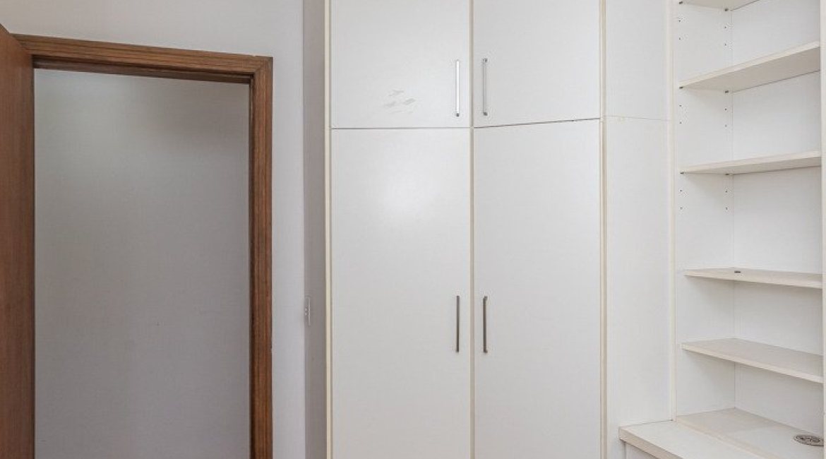 Apartamento à venda com 106m², 3 dormitórios, 1 suíte, 2 vagas, no bairro Menino Deus em Porto Alegre