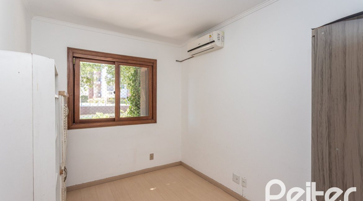 Apartamento à venda com 106m², 3 dormitórios, 1 suíte, 2 vagas, no bairro Menino Deus em Porto Alegre