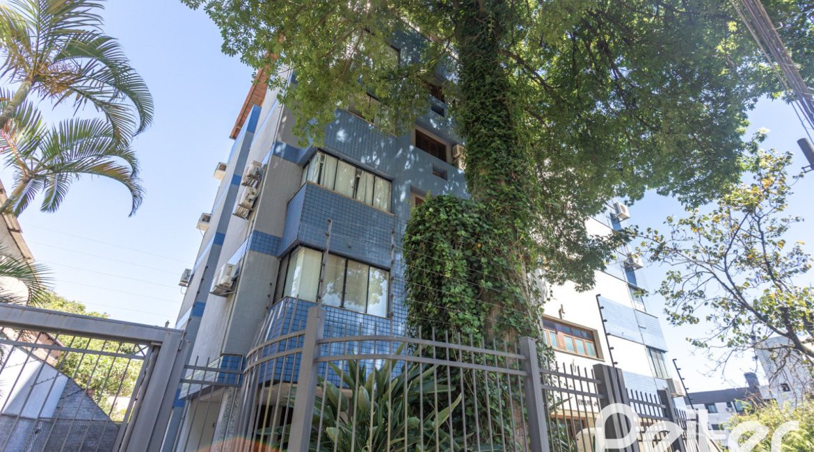 Apartamento à venda com 106m², 3 dormitórios, 1 suíte, 2 vagas, no bairro Menino Deus em Porto Alegre