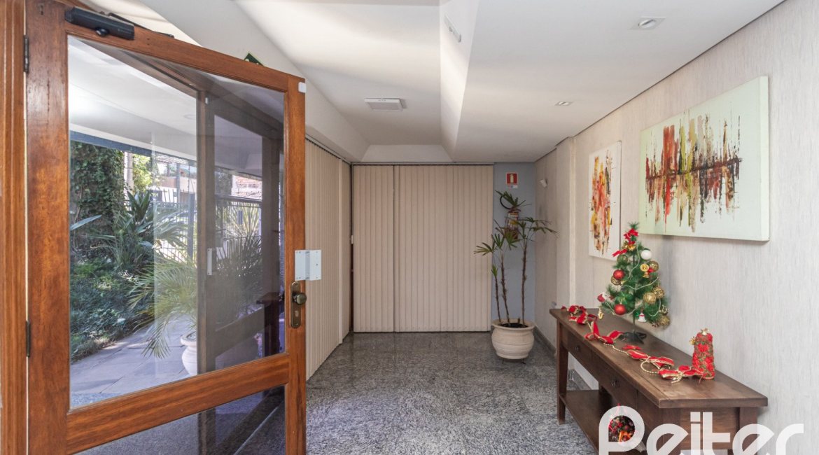Apartamento à venda com 106m², 3 dormitórios, 1 suíte, 2 vagas, no bairro Menino Deus em Porto Alegre