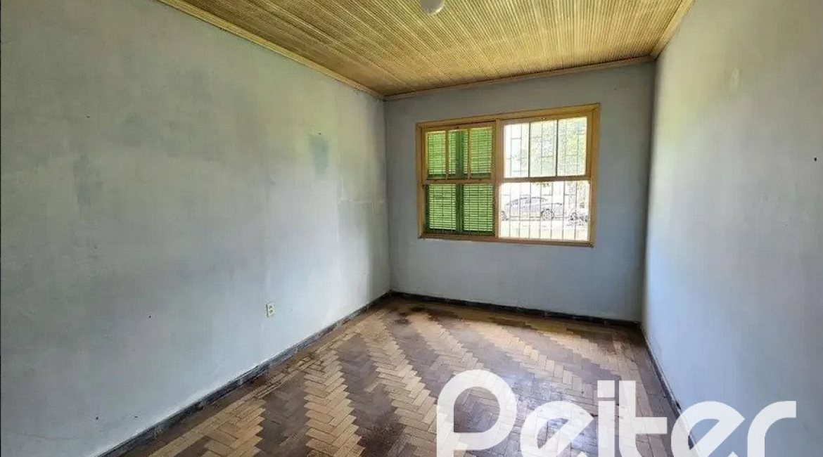 Terreno à venda com 412m², no bairro Tristeza em Porto Alegre