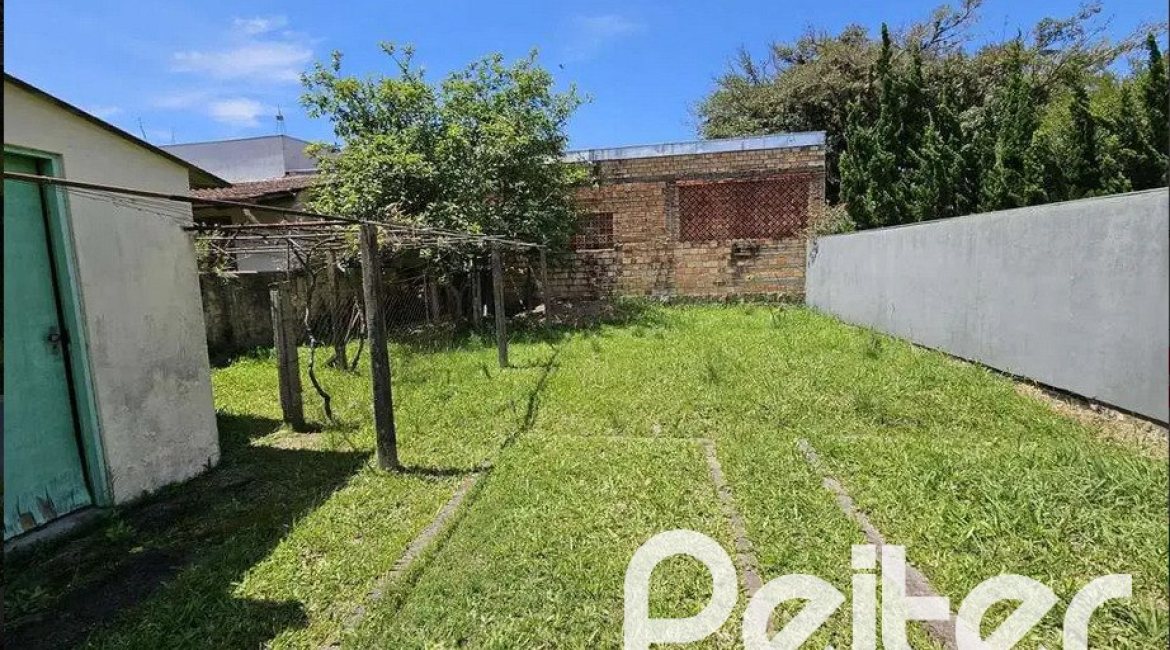 Terreno à venda com 412m², no bairro Tristeza em Porto Alegre