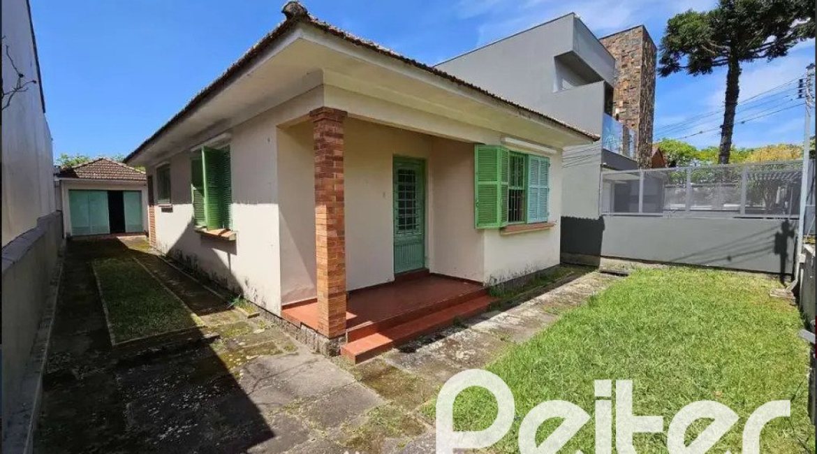 Terreno à venda com 412m², no bairro Tristeza em Porto Alegre