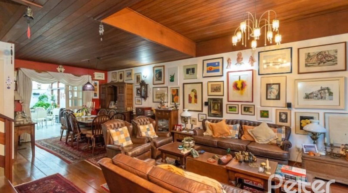 Casa em Condomínio à venda com 227m², 3 dormitórios, 1 suíte, 3 vagas, no bairro Tristeza em Porto Alegre