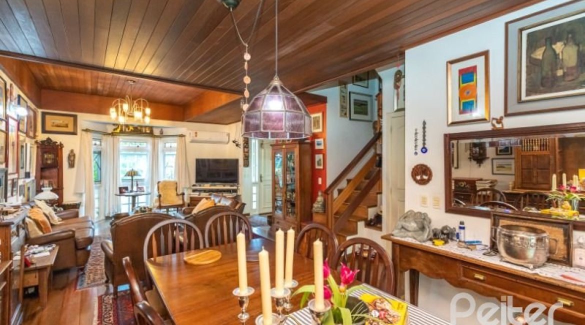 Casa em Condomínio à venda com 227m², 3 dormitórios, 1 suíte, 3 vagas, no bairro Tristeza em Porto Alegre