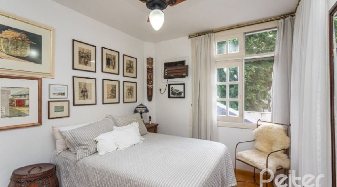 Casa em Condomínio à venda com 227m², 3 dormitórios, 1 suíte, 3 vagas, no bairro Tristeza em Porto Alegre