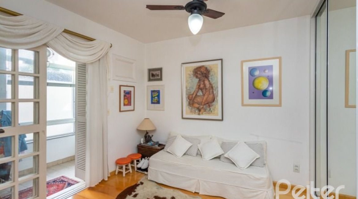 Casa em Condomínio à venda com 227m², 3 dormitórios, 1 suíte, 3 vagas, no bairro Tristeza em Porto Alegre