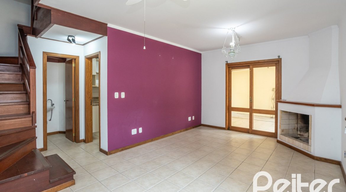 Casa em Condomínio à venda com 132m², 3 dormitórios, 1 suíte, 2 vagas, no bairro Guarujá em Porto Alegre