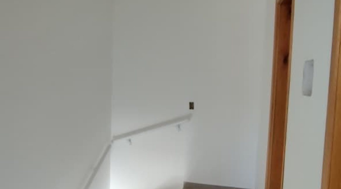 Casa à venda com 74m², 2 dormitórios, 1 suíte, 2 vagas, no bairro Nonoai em Porto Alegre