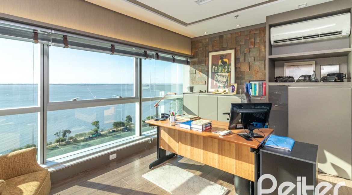 Comercial à venda com 41m², no bairro Cristal em Porto Alegre