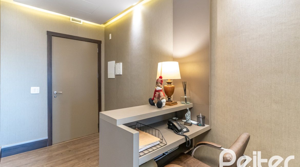 Comercial à venda com 41m², no bairro Cristal em Porto Alegre