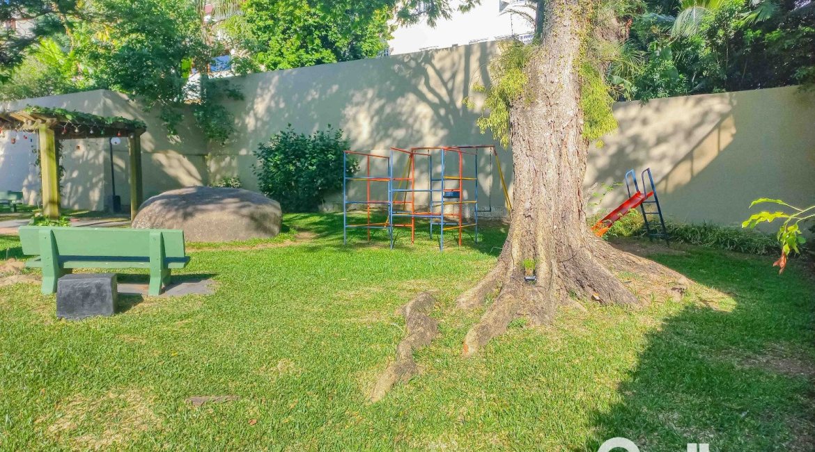 Casa em Condomínio à venda com 122m², 3 dormitórios, 2 vagas, no bairro Cavalhada em Porto Alegre