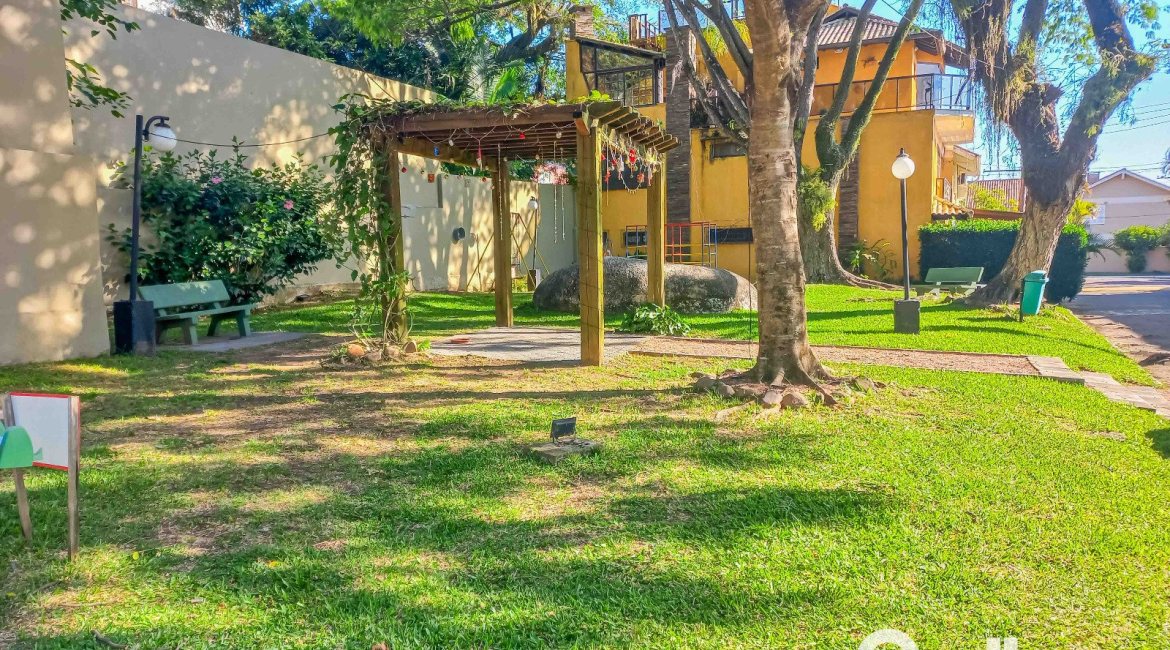 Casa em Condomínio à venda com 122m², 3 dormitórios, 2 vagas, no bairro Cavalhada em Porto Alegre