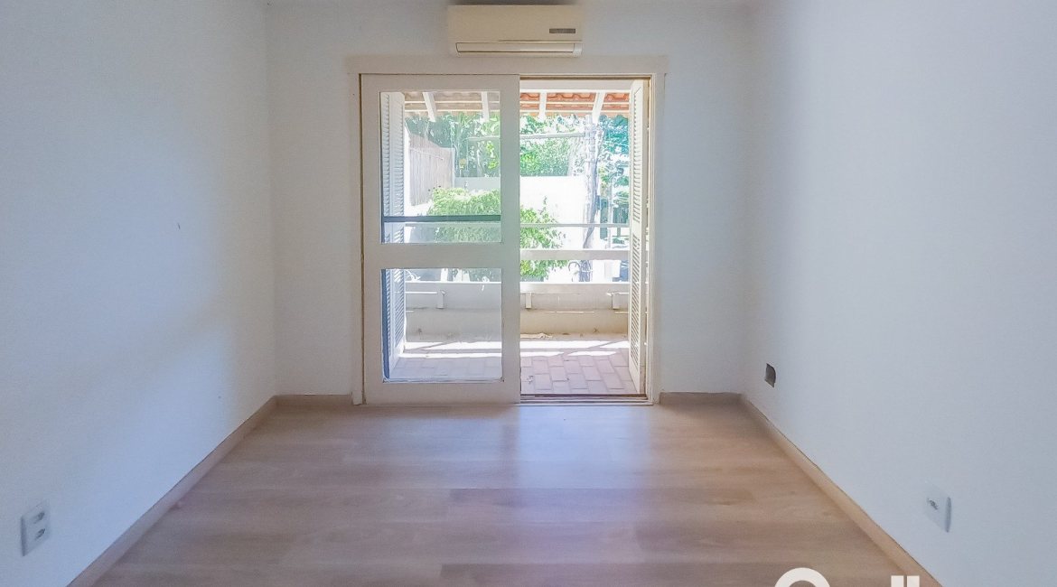 Casa em Condomínio à venda com 122m², 3 dormitórios, 2 vagas, no bairro Cavalhada em Porto Alegre