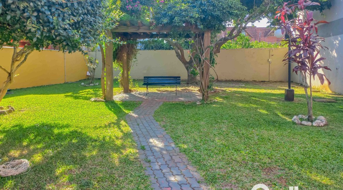 Casa em Condomínio à venda com 122m², 3 dormitórios, 2 vagas, no bairro Cavalhada em Porto Alegre