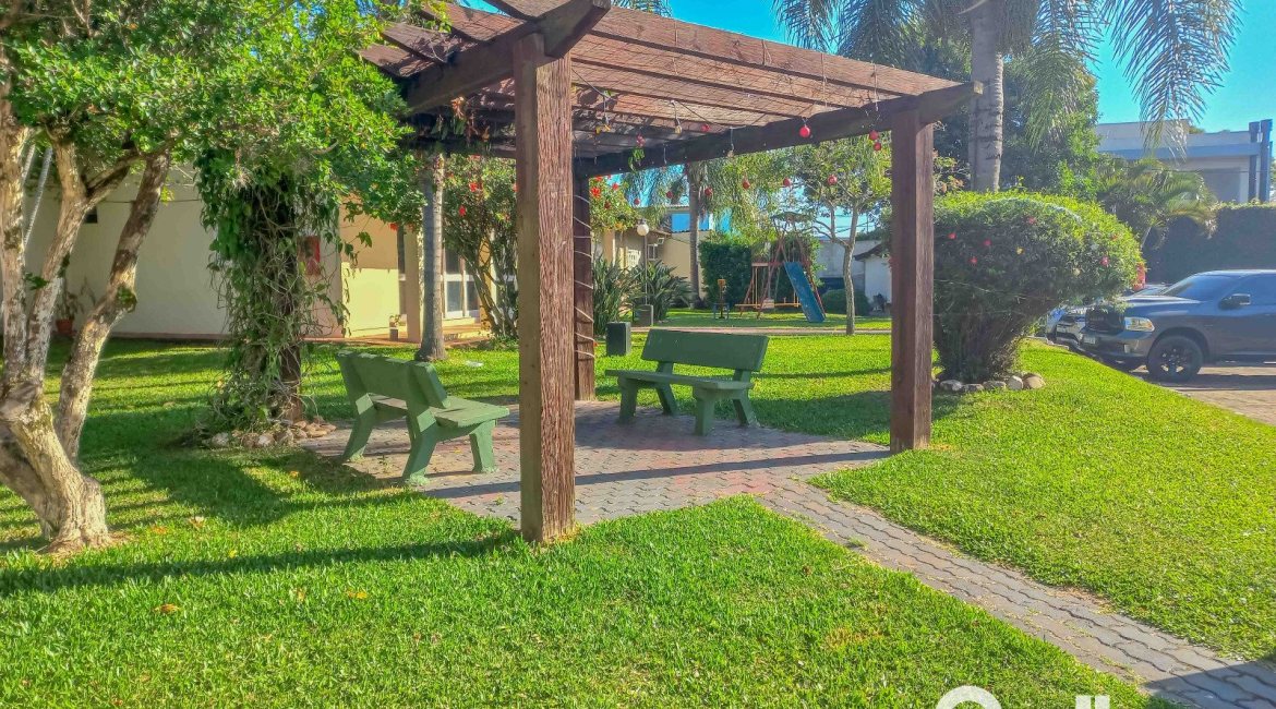 Casa em Condomínio à venda com 122m², 3 dormitórios, 2 vagas, no bairro Cavalhada em Porto Alegre